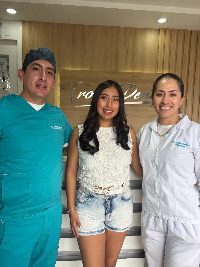 Atención de ortodoncia en consulta