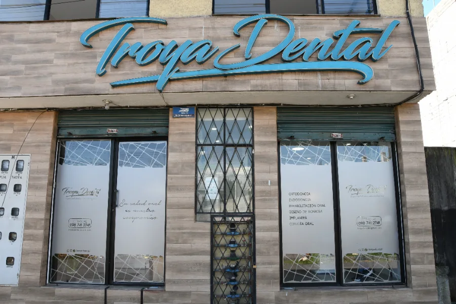 Fachada de Troya Dental, sede Norte